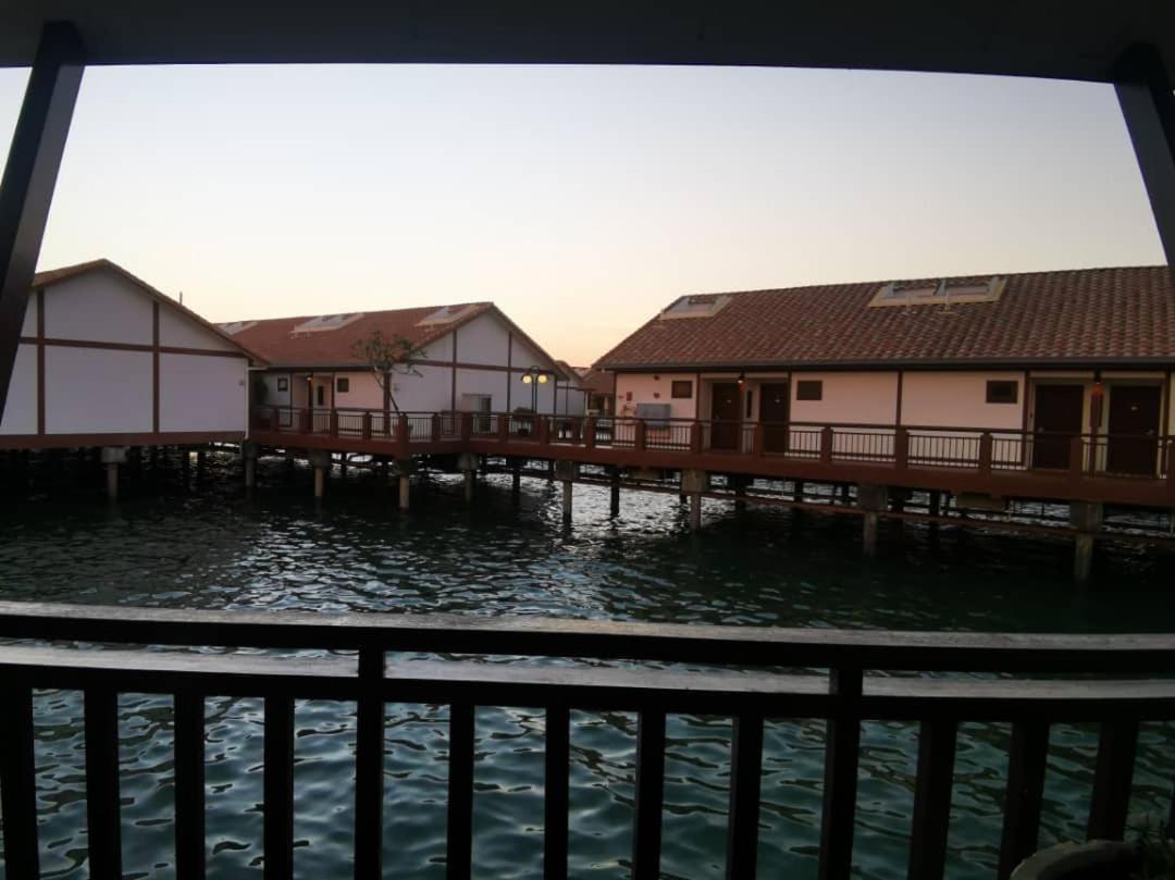 Water Chalet Port Dickson- Private Eksteriør bilde